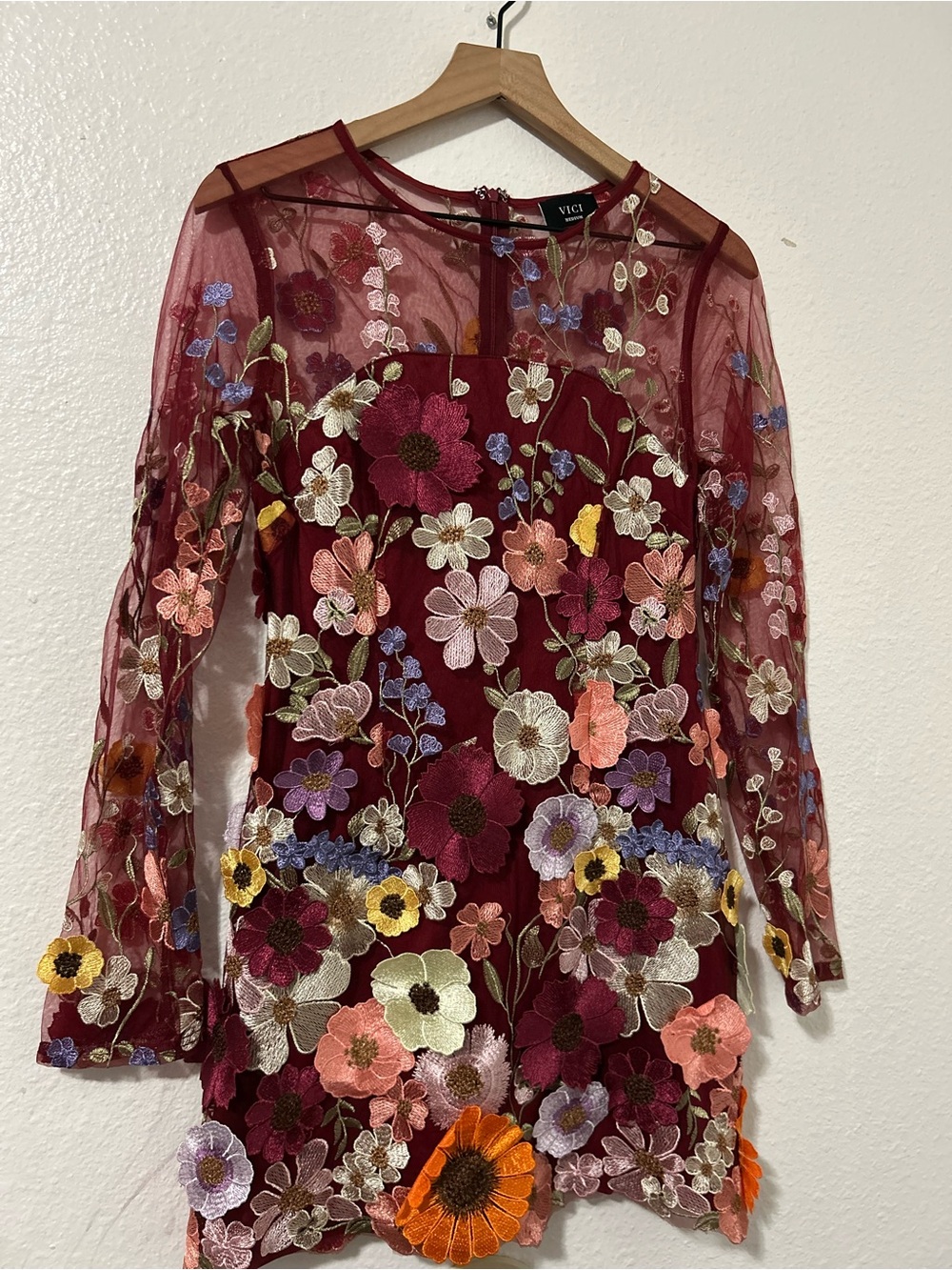 NWOT VICI BURGANDY FLORAL APPLIQUE MINI DRESS MELORIA SIZE M - Picture 6 of 8
